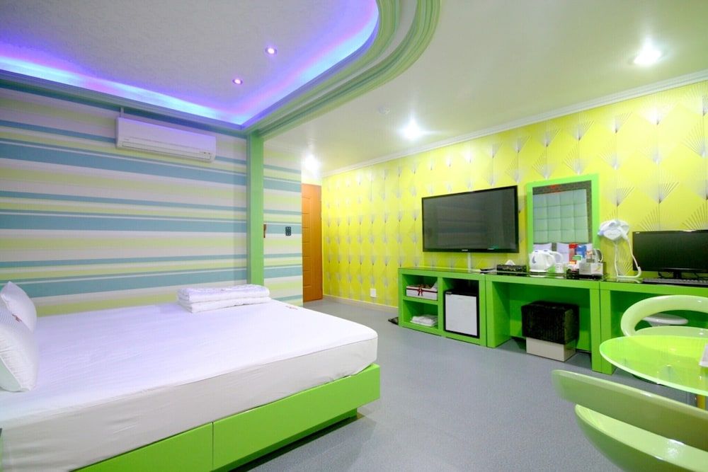 Busan Gupo WOW Room (General room (Large bathtub & bid) 3