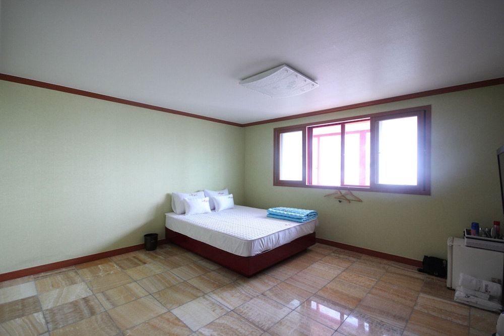 Busan Gupo WOW Room (Suite Room - Condo (Call before Booki) 10