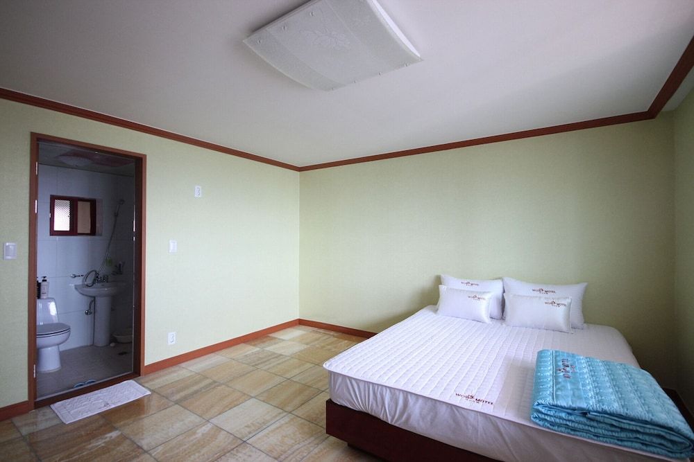 Busan Gupo WOW Room (Suite Room - Condo (Call before Booki) 12