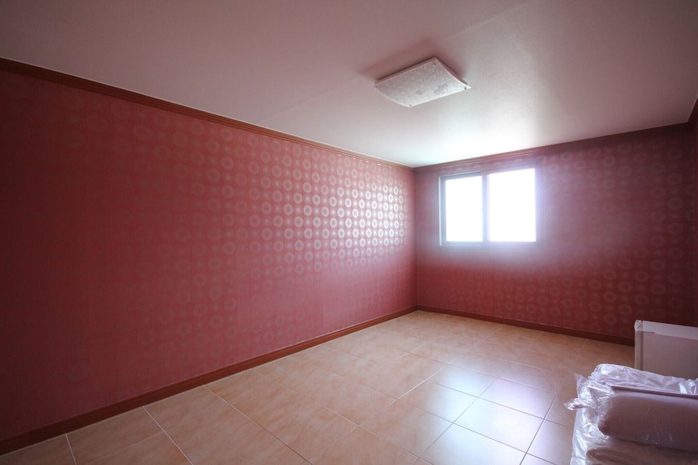 Busan Gupo WOW Room (Suite Room - Condo (Call before Booki) 13