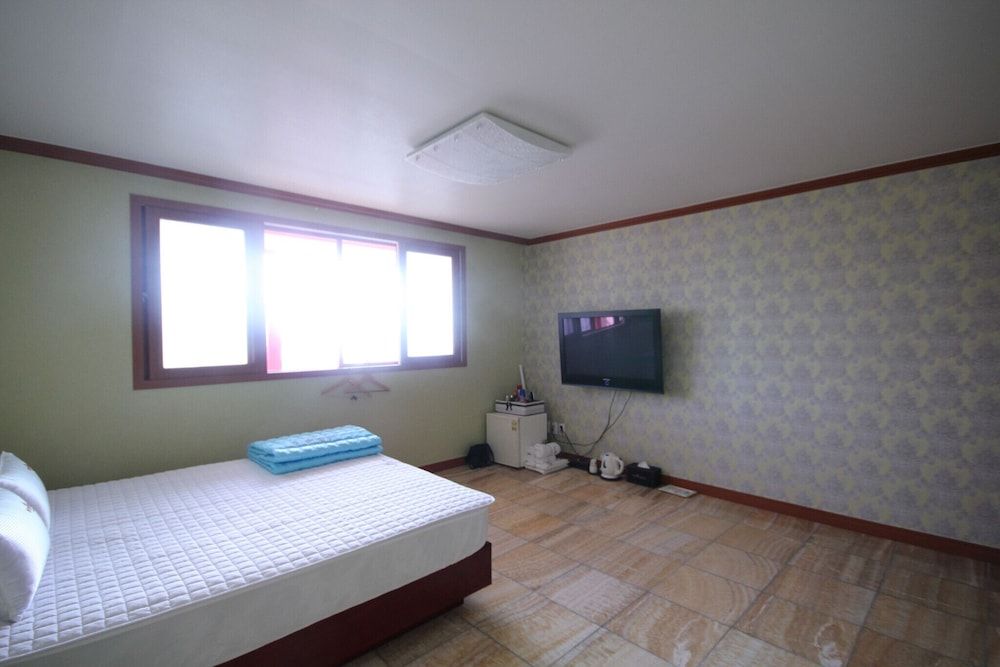Busan Gupo WOW Room (Suite Room - Condo (Call before Booki) 11