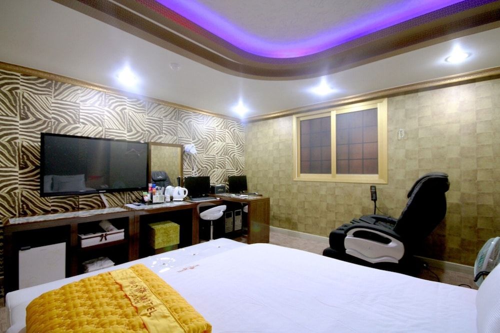 undefined Busan Gupo WOW 3