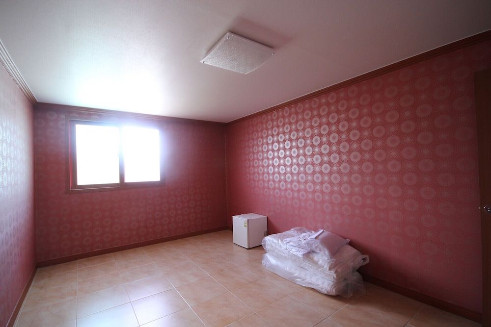 Busan Gupo WOW Room (Suite Room - Condo (Call before Booki) 14