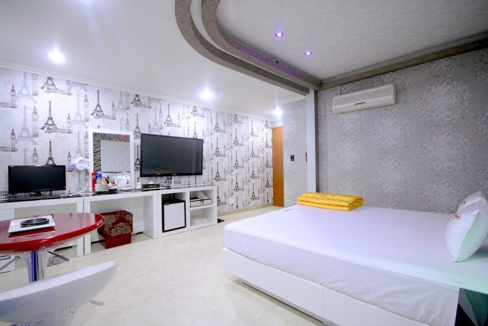 Busan Gupo WOW Room (General room (Large bathtub & bid) 7