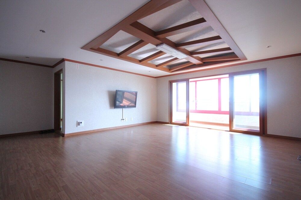 Busan Gupo WOW Room (Suite Room - Condo (Call before Booki) 2