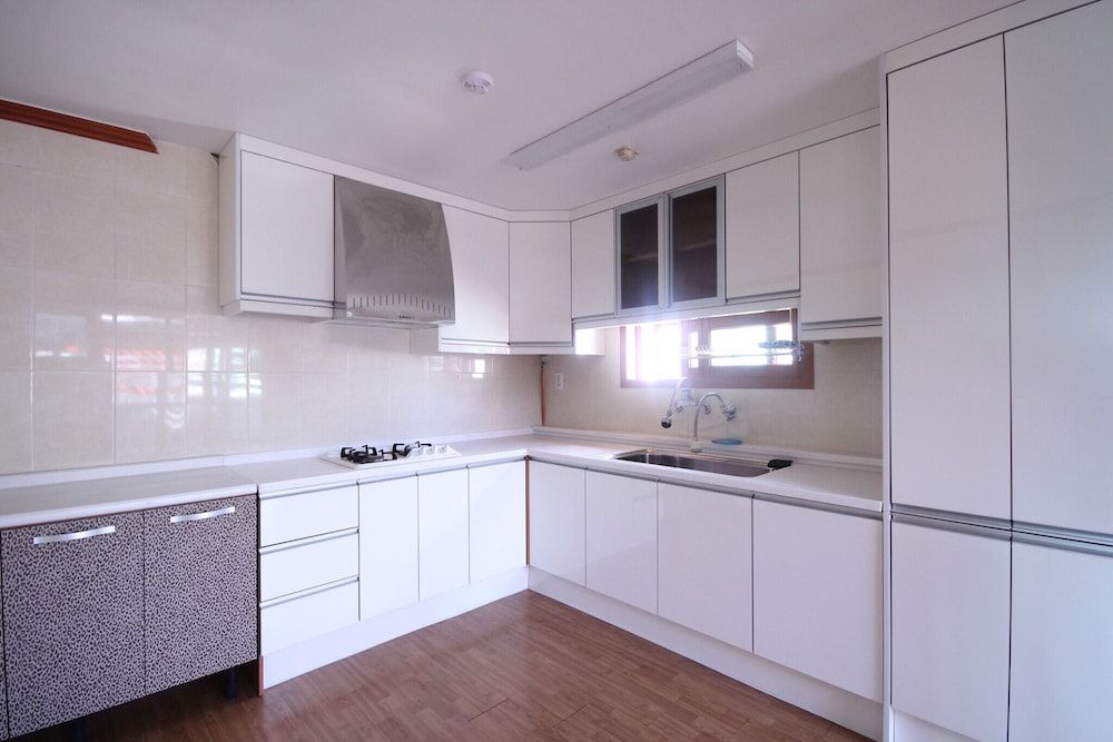 Busan Gupo WOW Room (Suite Room - Condo (Call before Booki) 8