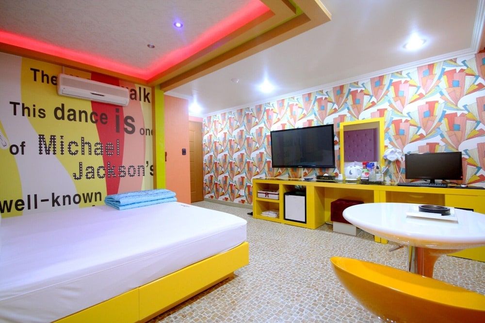 Busan Gupo WOW Room (General room (Large bathtub & bid) 11