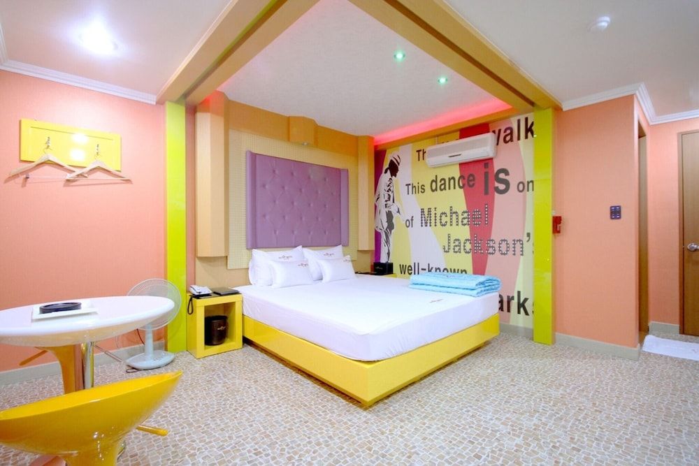 Busan Gupo WOW Room (General room (Large bathtub & bid) 12