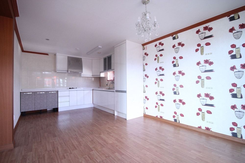 Busan Gupo WOW Room (Suite Room - Condo (Call before Booki) 7