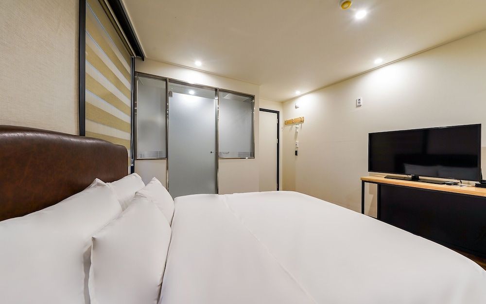 Busan Nampo Billy Hotel Room (Standard room (free access to Netflix) 6