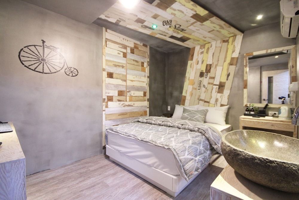 undefined Busan Jangjeon-dong Oops 3