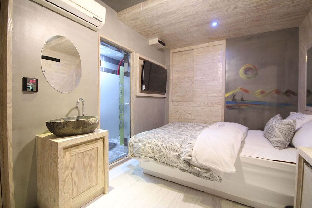 undefined Busan Jangjeon-dong Oops 8