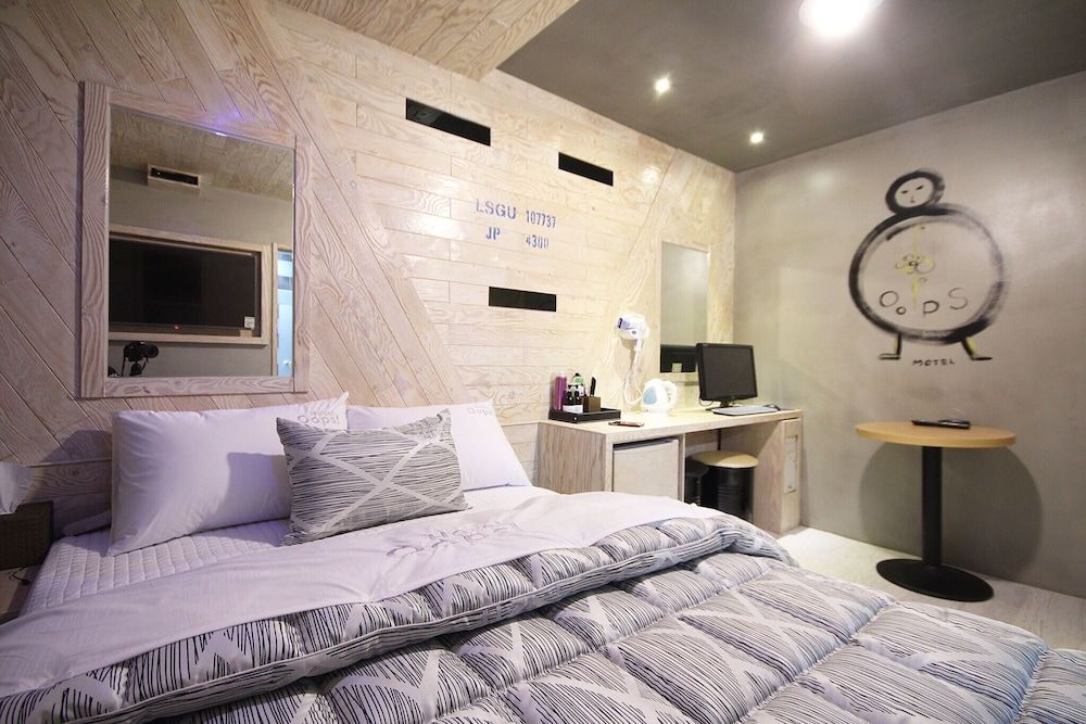 undefined Busan Jangjeon-dong Oops 9