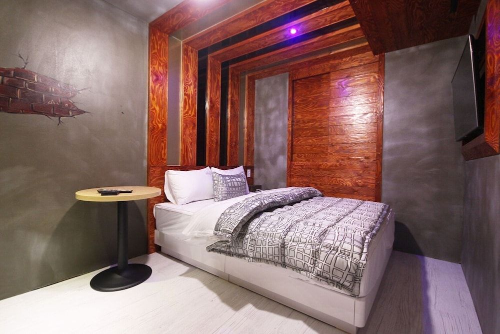 Busan Jangjeon-dong Oops Room (Standard room (free use of Netflix in) 13