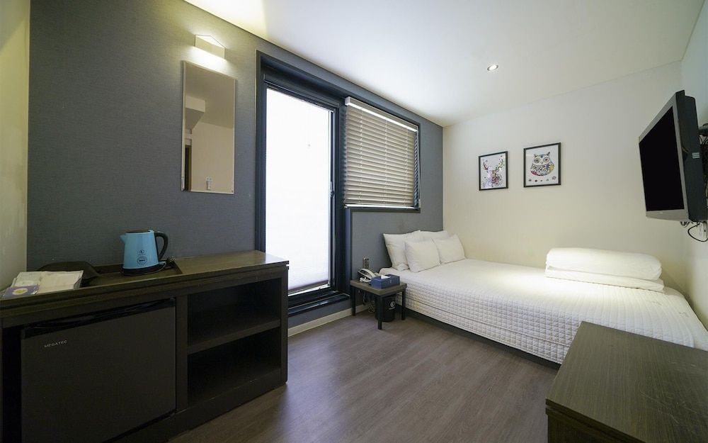 Busan Jaesong-dong Hotel Lrui Room (Semi-terrace (Netflix/YouTube availab)