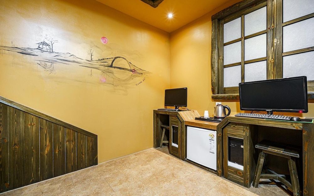 Busan Jangjeondong Olleh Room (Deluxe twin) 2