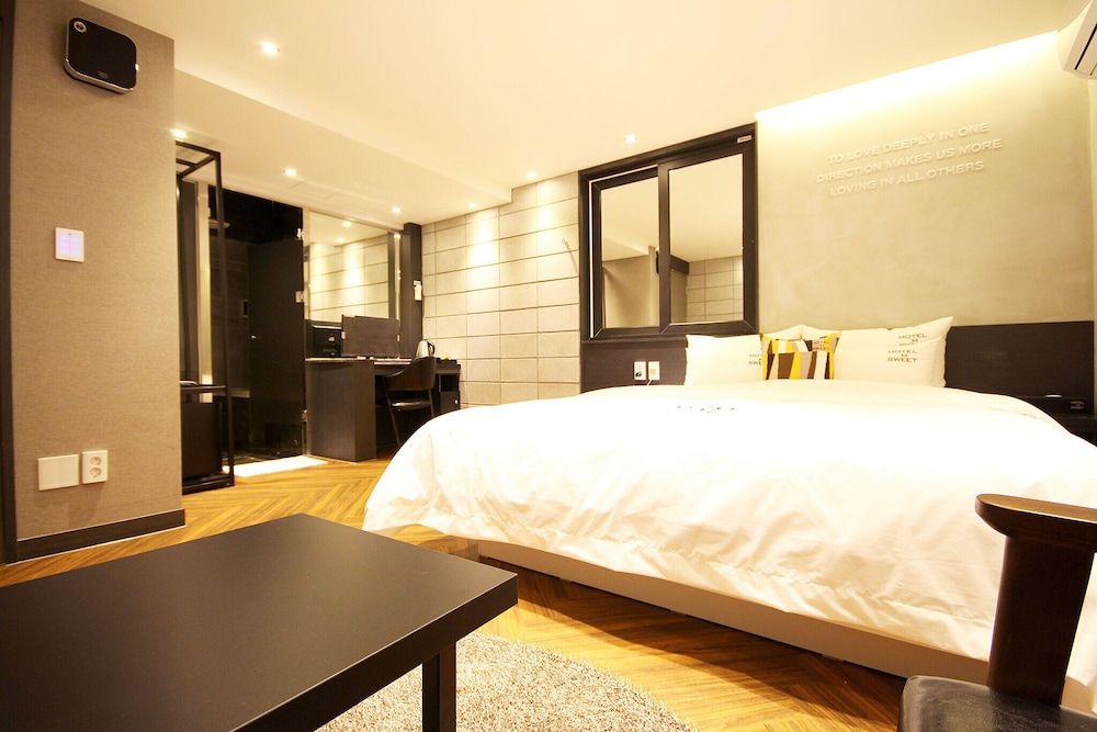 Busan Seomyeon Hotel The Sweet Room (VIP (Free use of NETFLIX TV viewing f) 10