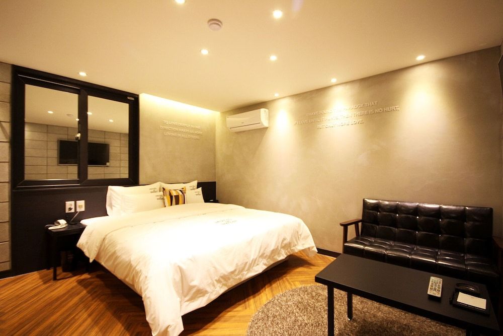 Busan Seomyeon Hotel The Sweet Room (VIP (Free use of NETFLIX TV viewing f) 7