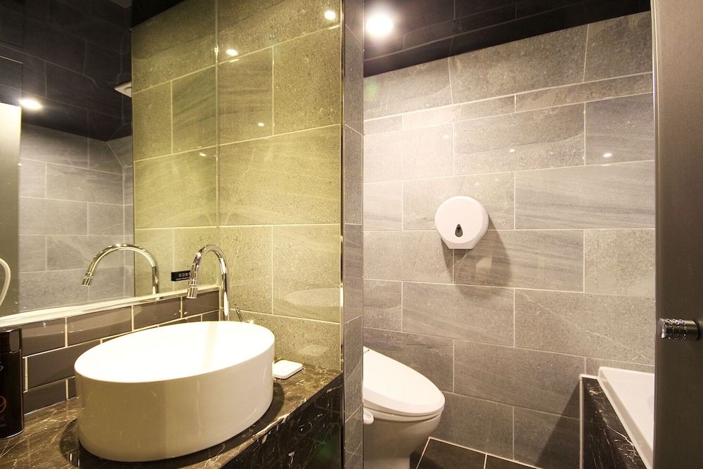 Busan Seomyeon Hotel The Sweet Room (VIP (Free use of NETFLIX TV viewing f) 12