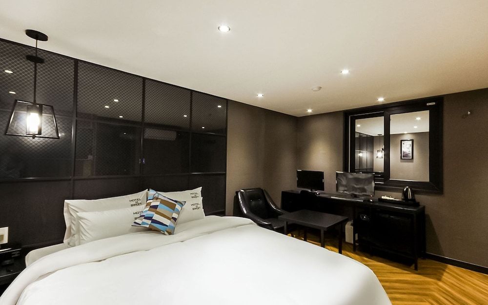 Busan Seomyeon Hotel The Sweet Room (VIP (Free use of NETFLIX TV viewing f) 23