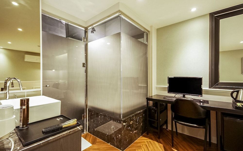 Busan Seomyeon Hotel The Sweet Room (VIP (Free use of NETFLIX TV viewing f) 17