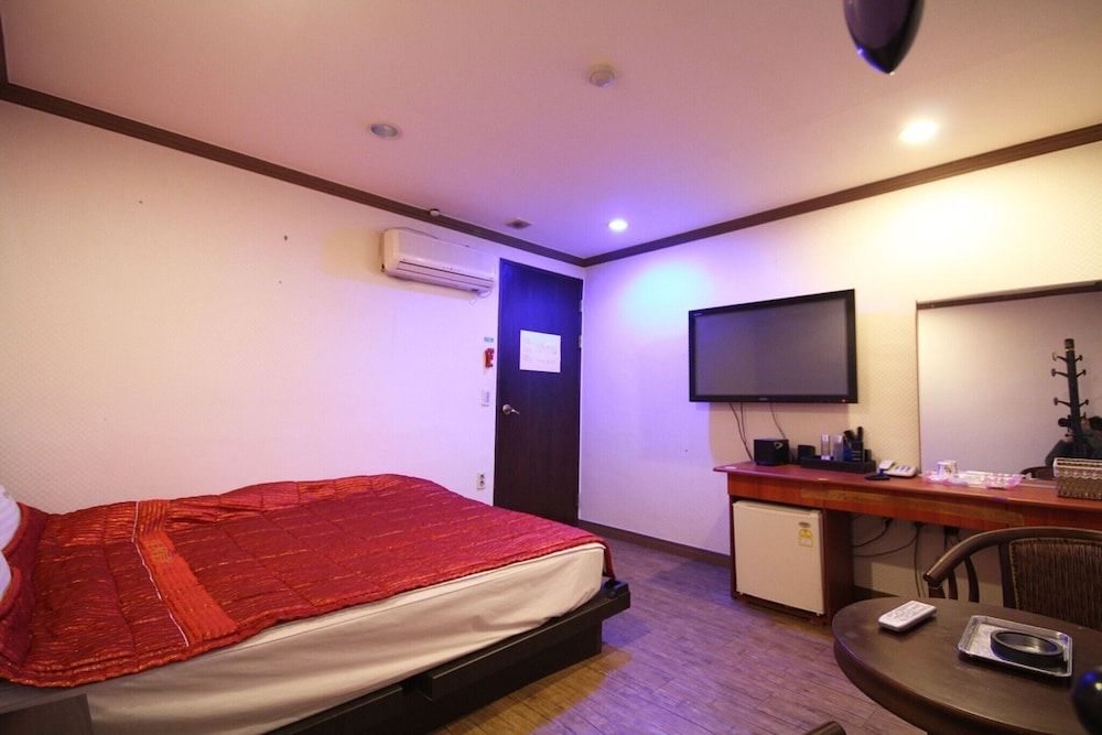 undefined Busan Oncheonjang Shine 5