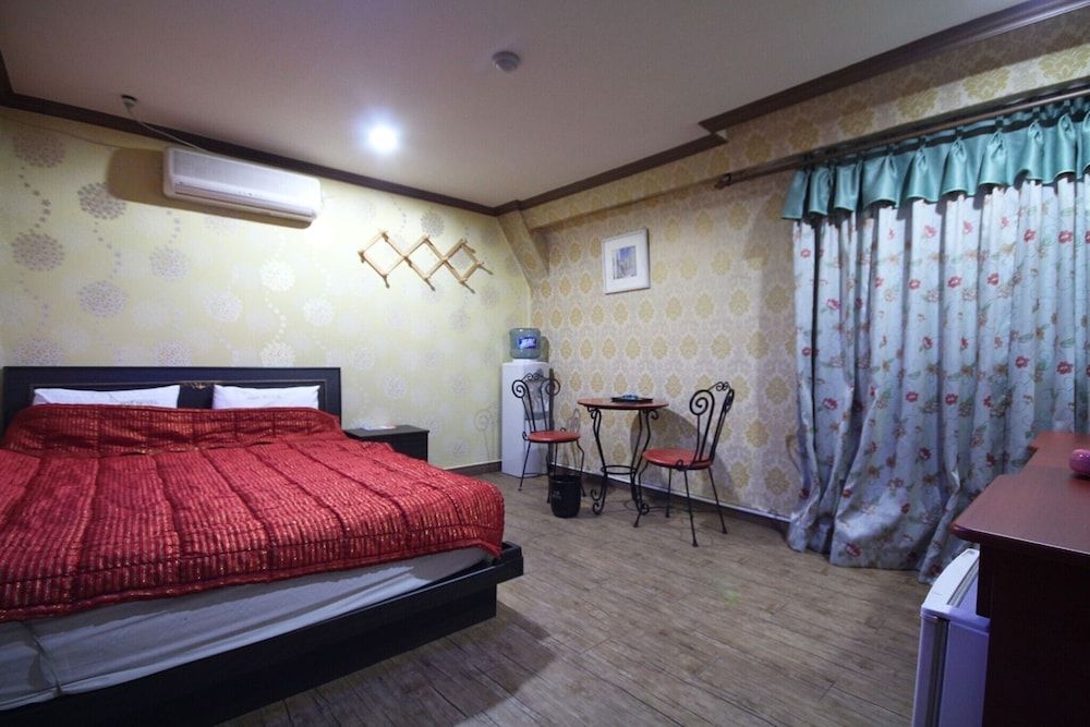 undefined Busan Oncheonjang Shine 9