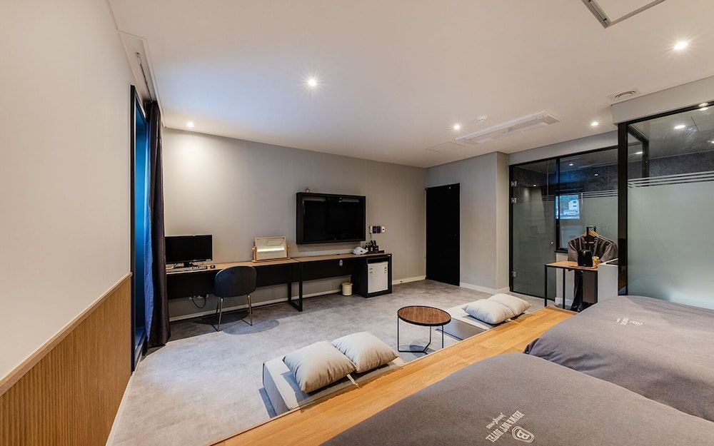 Busan Jeonggwan Brown Dot Room (Family Twin (Breakfast & Hotel Cafe &) 17