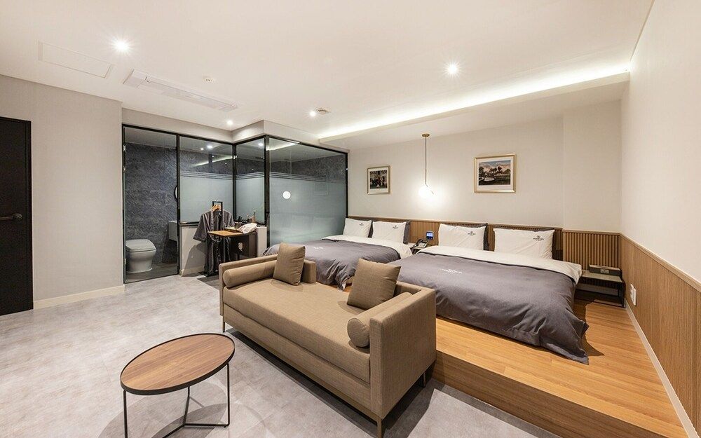 Busan Jeonggwan Brown Dot Room (Family Twin (Breakfast & Hotel Cafe &) 4
