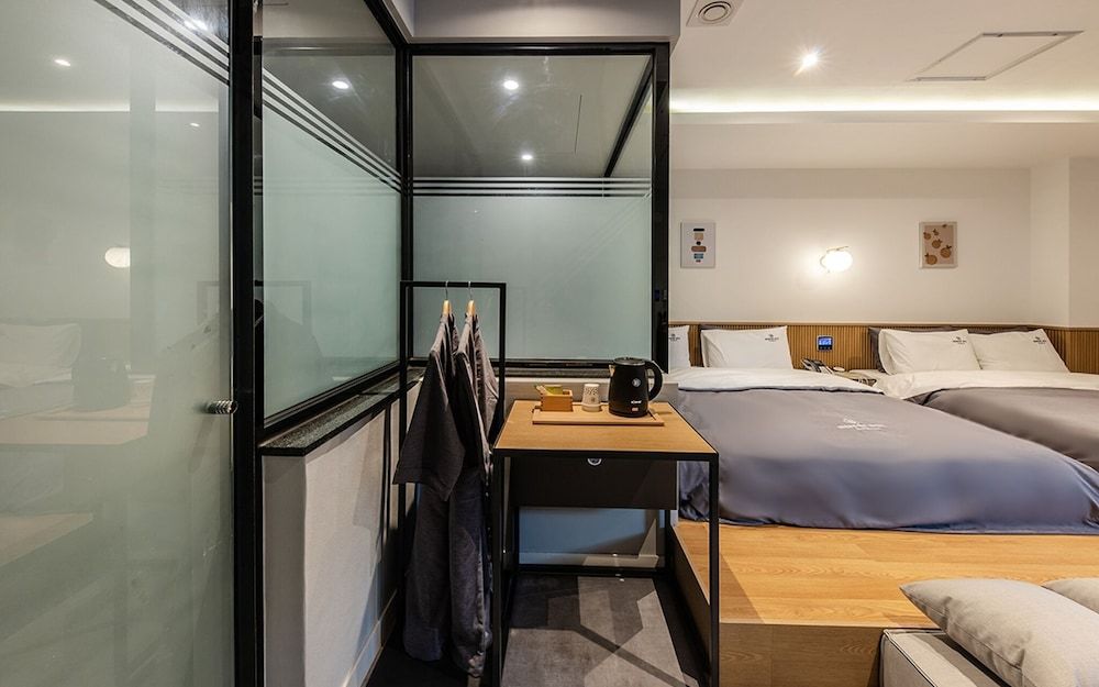 Busan Jeonggwan Brown Dot Room (Family Twin (Breakfast & Hotel Cafe &) 16