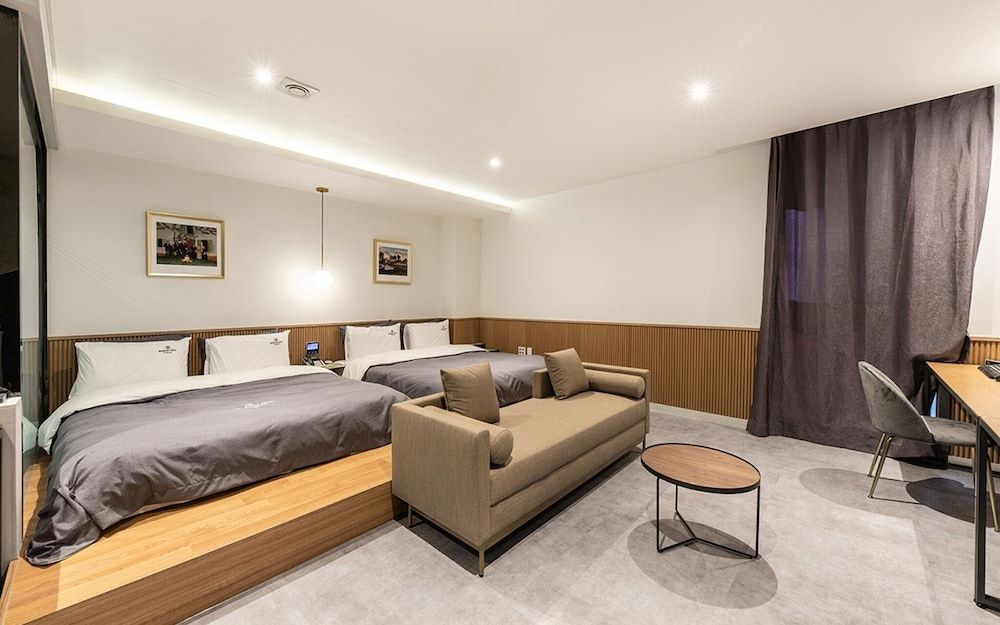 Busan Jeonggwan Brown Dot Room (Family Twin (Breakfast & Hotel Cafe &) 2