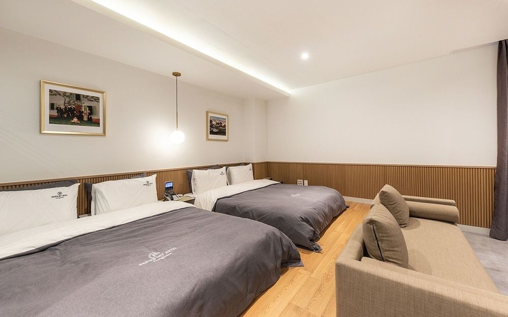 Busan Jeonggwan Brown Dot Room (Family Twin (Breakfast & Hotel Cafe &) 3