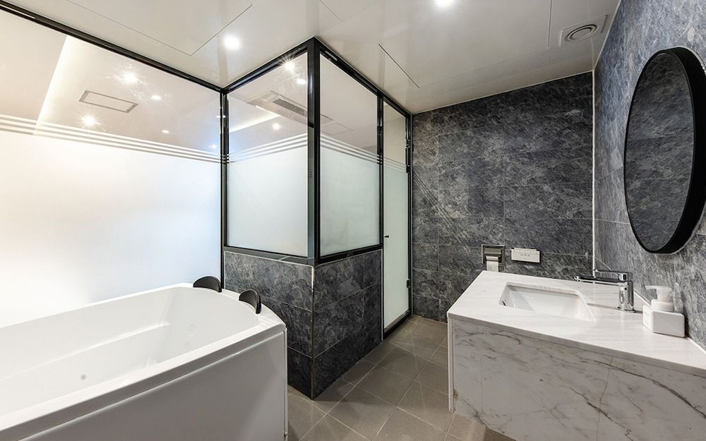 Busan Jeonggwan Brown Dot Room (Family Twin (Breakfast & Hotel Cafe &) 11