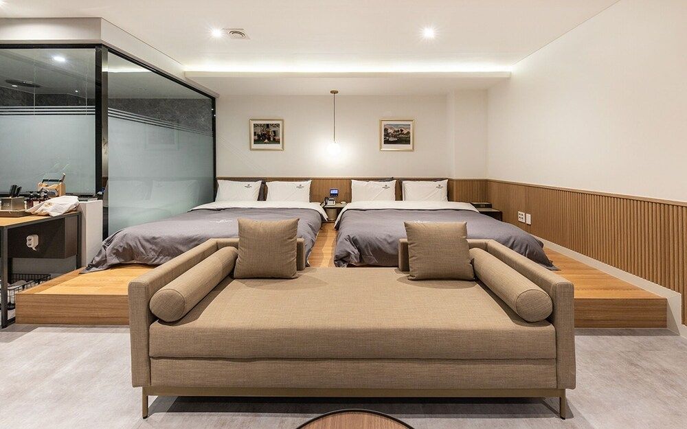 undefined Busan Jeonggwan Brown Dot 4