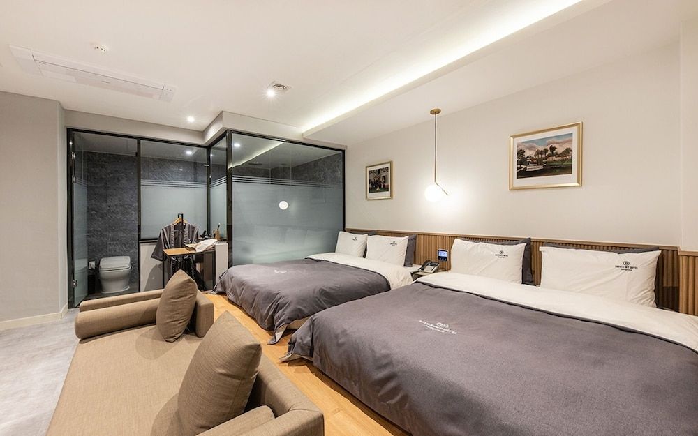 Busan Jeonggwan Brown Dot Room (Family Twin (Breakfast & Hotel Cafe &) 5