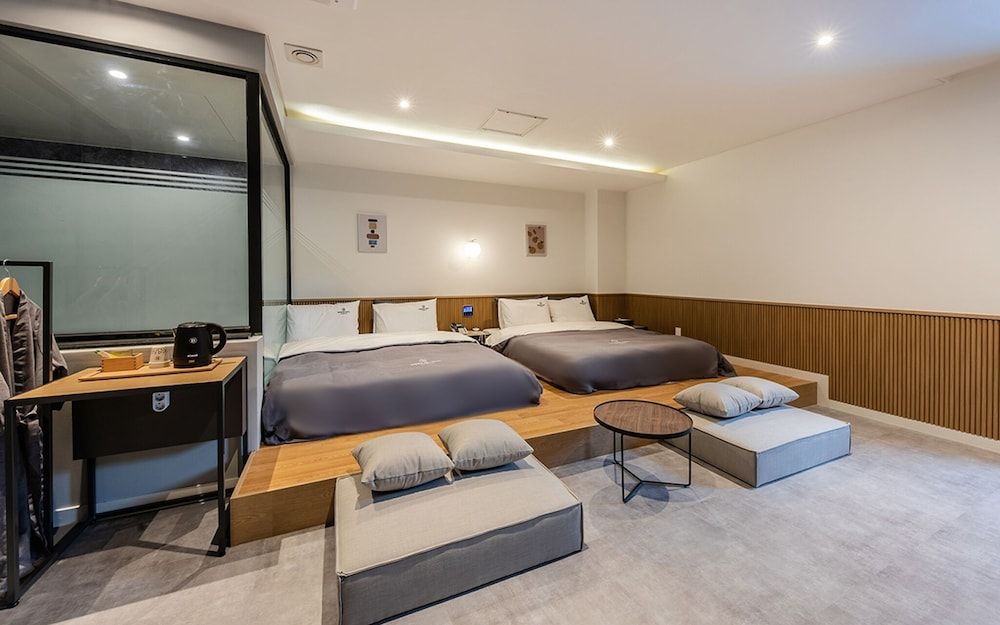 Busan Jeonggwan Brown Dot Room (Family Twin (Breakfast & Hotel Cafe &) 13