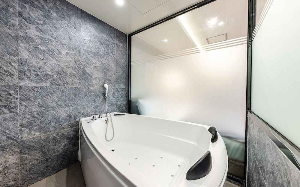 Busan Jeonggwan Brown Dot Room (Family Twin (Breakfast & Hotel Cafe &) 12