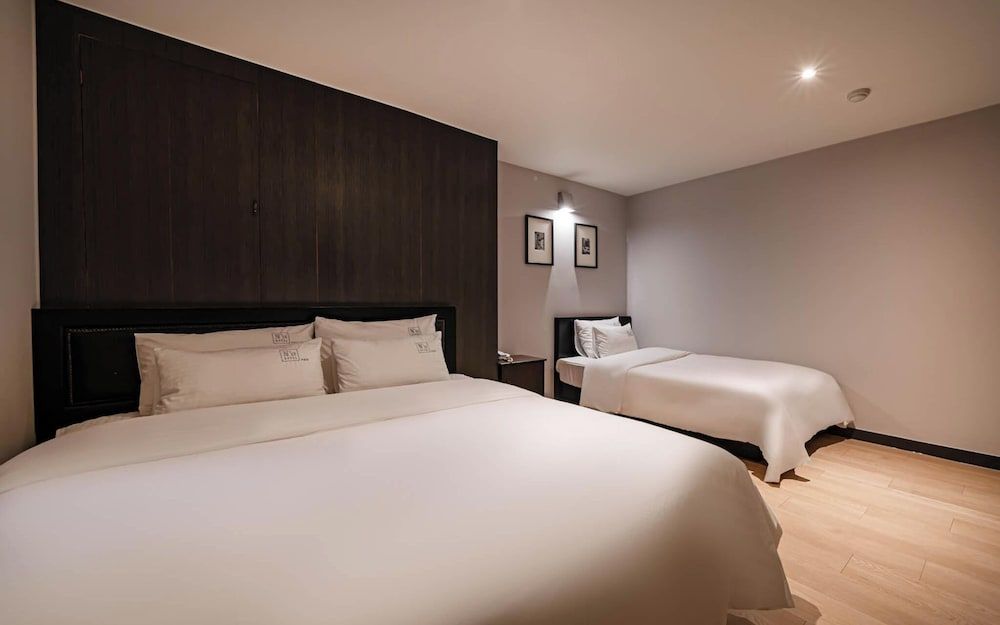 undefined Busan Choeup NO 25 9