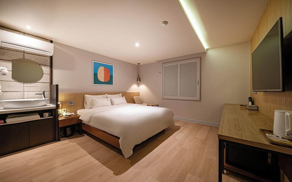 Busan Choeup NO 25 Room (Deluxe double (equipped with ace bed ) 6