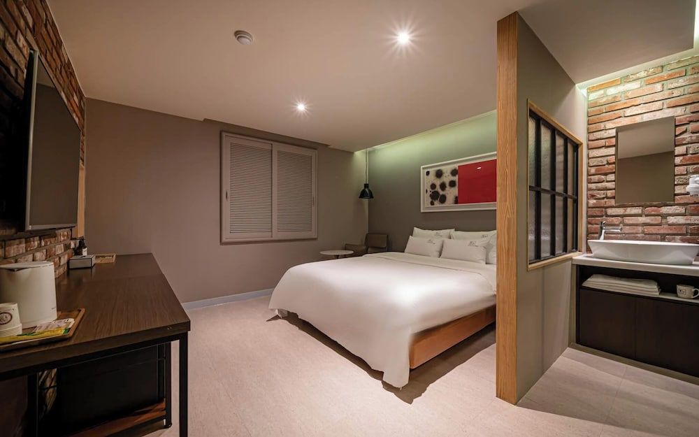 Busan Choeup NO 25 Room (Deluxe double (equipped with ace bed ) 11