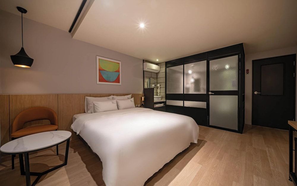 Busan Choeup NO 25 Room (Deluxe double (equipped with ace bed ) 2