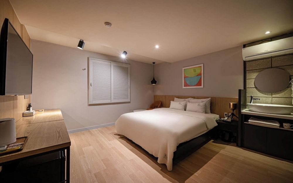Busan Choeup NO 25 Room (Deluxe double (equipped with ace bed )