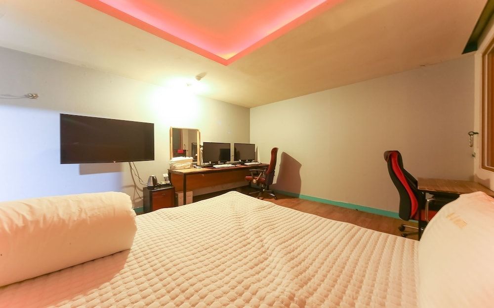 Busan Sasang J Room (Deluxe (2PC LOL& Loa & POE available ) 11