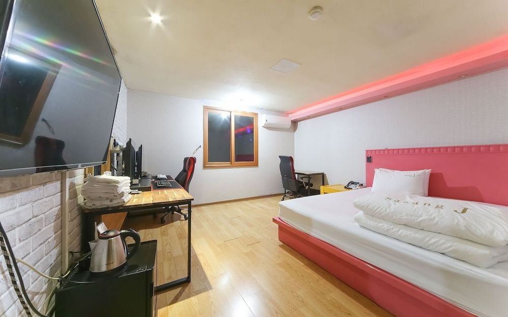 Busan Sasang J Room (Deluxe (2PC LOL& Loa & POE available ) 13