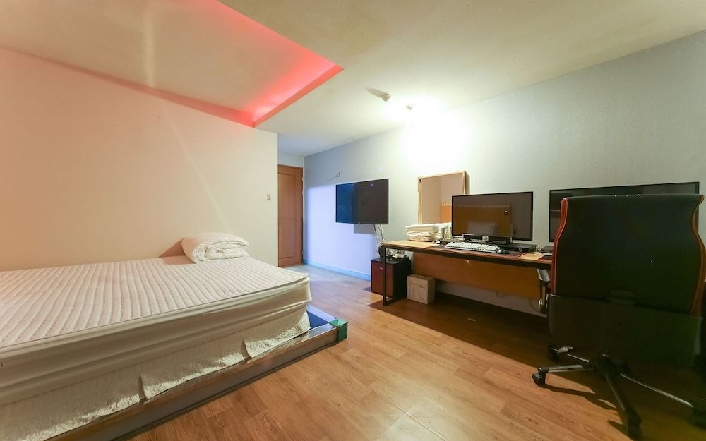 Busan Sasang J Room (Deluxe (2PC LOL& Loa & POE available ) 10