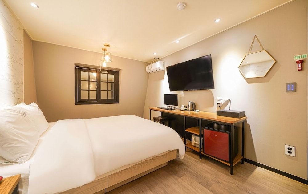 undefined Busan Jaesongdong Hotel ro 4