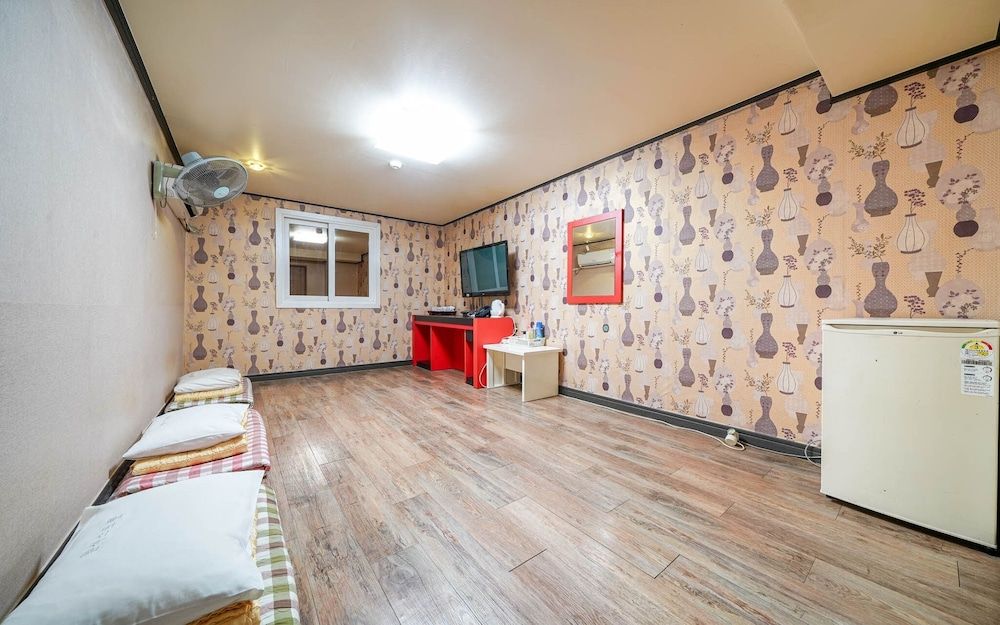 undefined Busan Jaesongdong M6 6