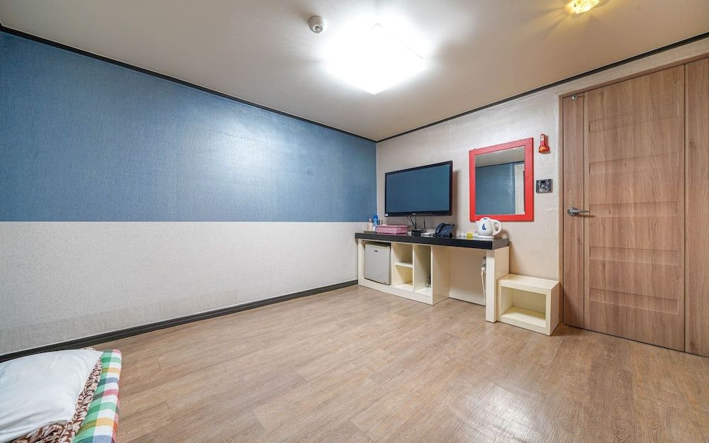 undefined Busan Jaesongdong M6 10