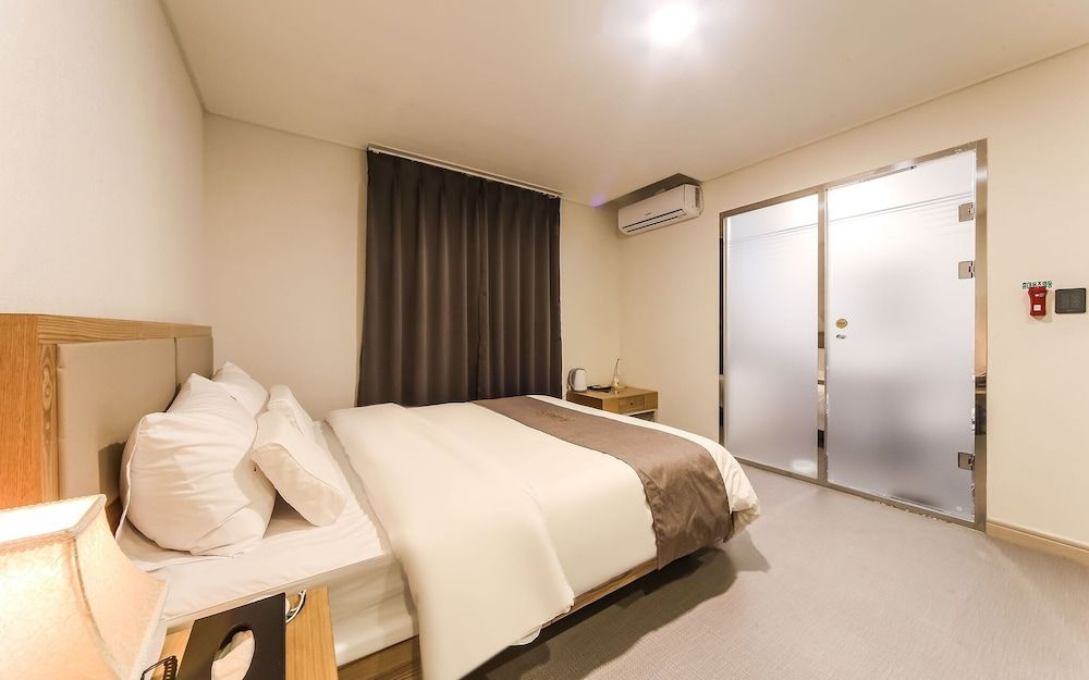 undefined Busan Yeonsandong Ambers 5