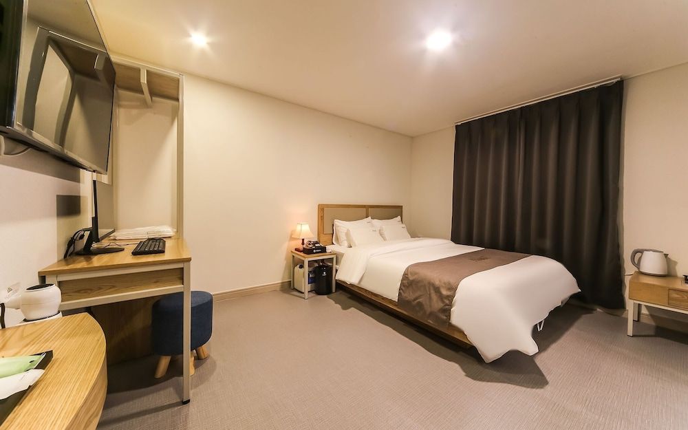 undefined Busan Yeonsandong Ambers 4